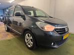 Dacia Lodgy 1.2 TCE Blackline 7p Leer Airco Trekhaak NAP, Auto's, Voorwielaandrijving, 4 cilinders, 7 stoelen, Leder