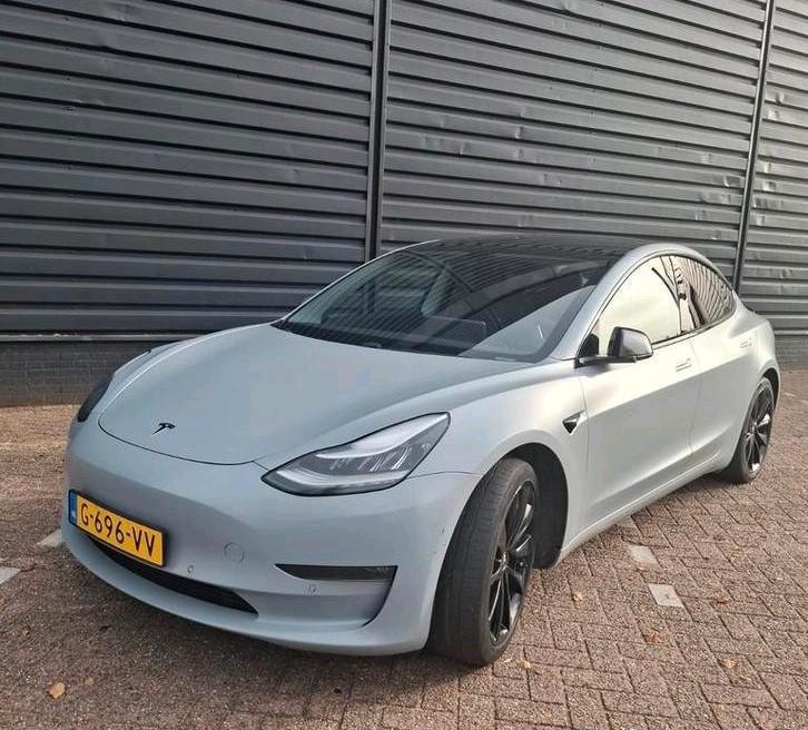Unieke gewrapte grijze Tesla model 3 Long Range 75kw AWD, Auto's, Tesla, Particulier, Model 3, 360° camera, 4x4, ABS, Achteruitrijcamera