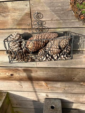 Metalen wand bloembak beschikbaar voor biedingen