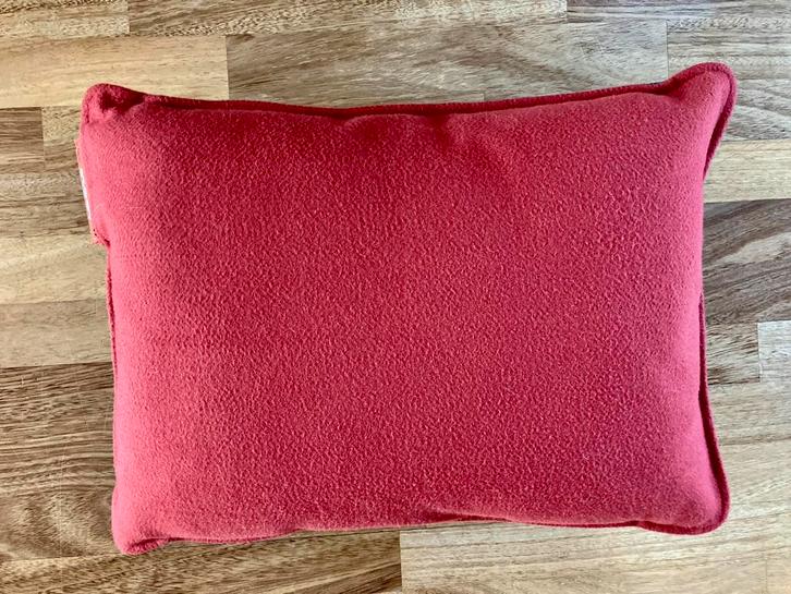 Stoov warmtekussen Ploov 45x60 cm, Huis en Inrichting, Woonaccessoires | Kussens, Zo goed als nieuw, Rood, Rechthoekig, Ophalen of Verzenden