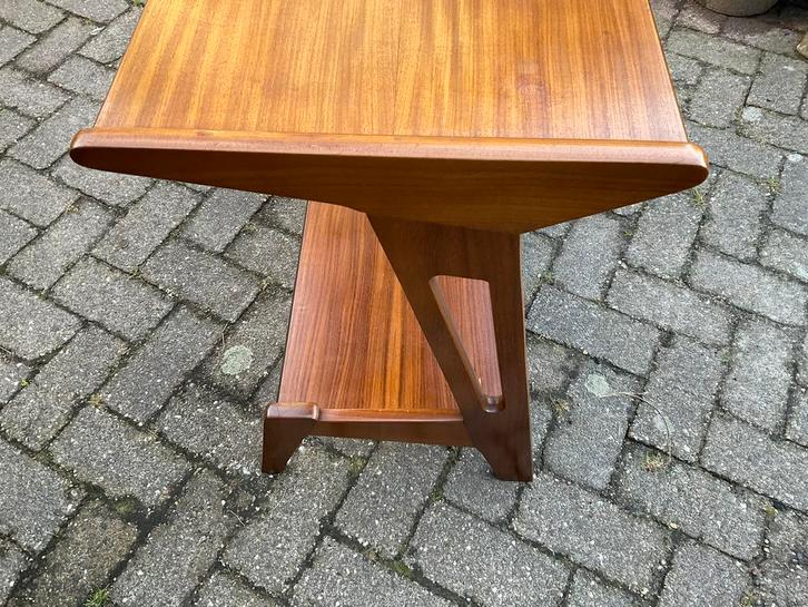 Louis van Teeffelen bijzettafel., Huis en Inrichting, Tafels | Bijzettafels, Rechthoekig, 60 cm of meer, Minder dan 55 cm, Ophalen