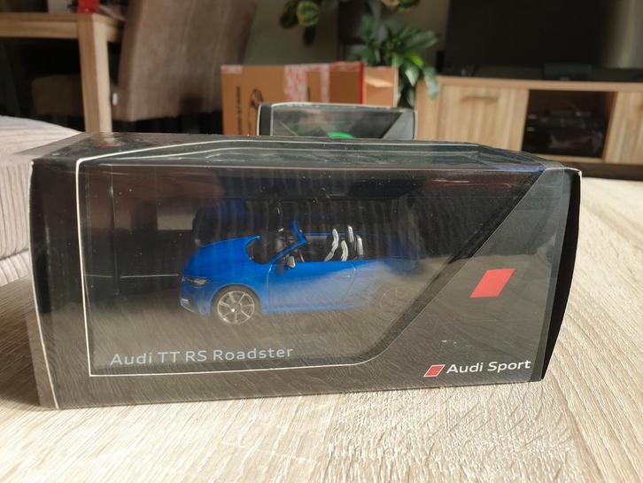 Audi TT RS Roadster blauw metallic
1:43 ( Spark), Hobby en Vrije tijd, Modelauto's | 1:43, Nieuw, Auto, Overige merken, Ophalen of Verzenden