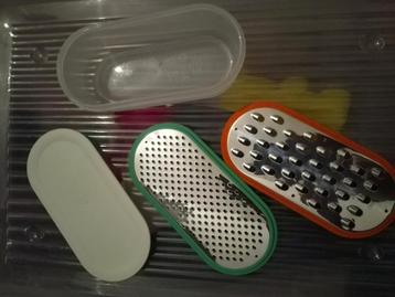 Rasp bakjes set  beschikbaar voor biedingen