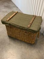Militaire mand (wicker pannier) met ijzeren sluitingen, Verzamelen, Militaria | Algemeen, Ophalen, Landmacht, Overige typen