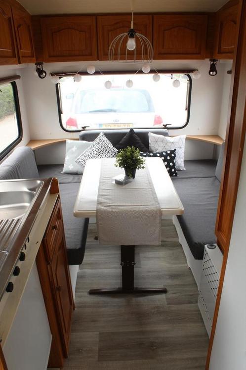 Te koop: Knaus Azur 475 Caravan (1984) – Klassieker in goede, Caravans en Kamperen, Caravans, Particulier, tot en met 4, Rondzit