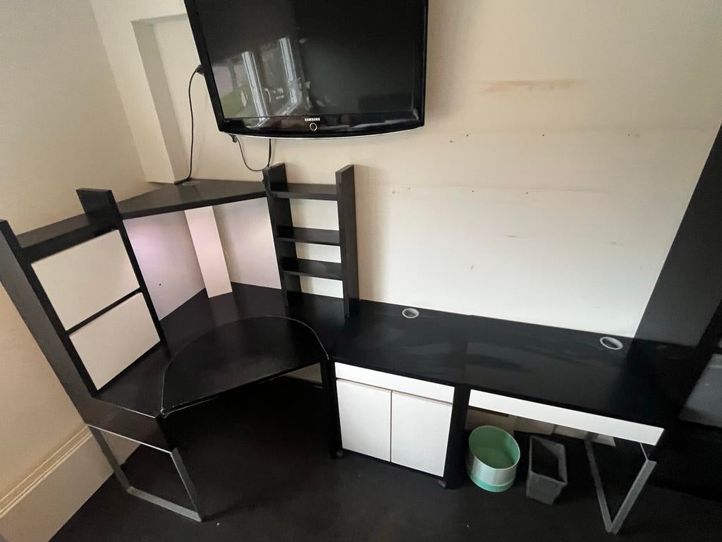 IKEA Bureau te koop, Huis en Inrichting, Bureaus, Ophalen, Gebruikt