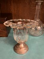 19e eeuwse suikervaas met zilveren voet, Ophalen