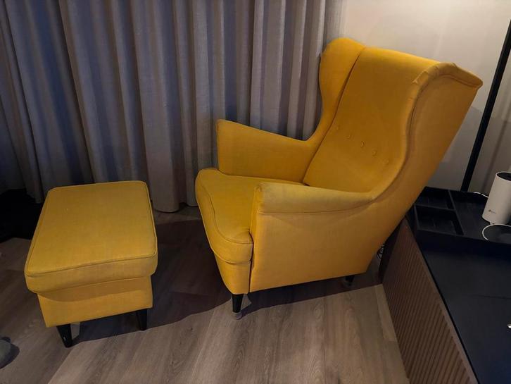 VANDAAG OPHALEN - Gele Skiftebo Oorfauteuil met Hocker, Huis en Inrichting, Fauteuils, Gebruikt, Stof, 75 tot 100 cm, 75 tot 100 cm