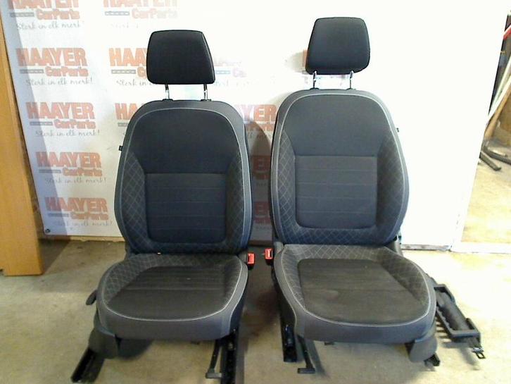 Stoelen + Achterbank Skoda Fabia III (NJ3) (2014-08/2021-06), Auto-onderdelen, Interieur en Bekleding, Skoda, Gebruikt