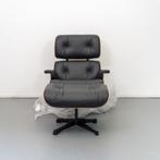 2x Vitra Eames Lounge Chair & Ottoman Noten - Chroom/Zwart