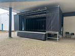 Podiumwagen 5x4m te huur, incl. PA torens optie, Ophalen of Verzenden, Gebruikt
