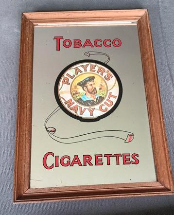 Player's Navy Cut Cigarettes spiegel beschikbaar voor biedingen