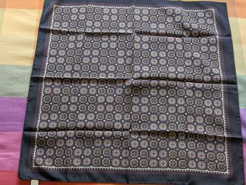 Vierkant sjaaltje van Sarlini, Amsterdam (Nieuw) 52x52cm beschikbaar voor biedingen