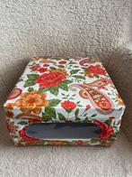 Vintage opbergdoos geplastificeerd met bloemendecor., Ophalen of Verzenden