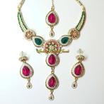 Diverse Indiase setjes, indiase sieraden, party jewels, Nieuw, Goud, Overige materialen, Met hanger