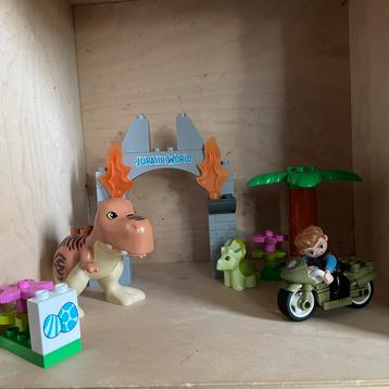 Lego duplo Jurassic world t-Rex triceratops Owen moter  beschikbaar voor biedingen