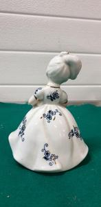 -	Beeld meisje porselein vintage, Verzamelen, Beelden en Beeldjes, Ophalen of Verzenden