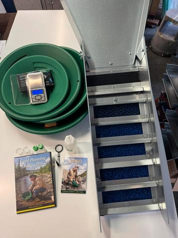 Sluisbox plus de Luxe Goudpannen Set Zoeken in je Vakantie. beschikbaar voor biedingen