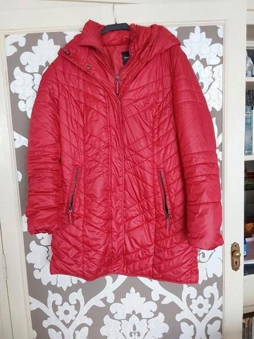 BONITA PRACHTIGE WINTERJAS MAAT L, Kleding | Dames, Jassen | Winter, Zo goed als nieuw, Maat 42/44 (L), Rood, Ophalen of Verzenden