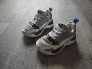 Prachtige witte Puma sneakers, maat 21. Schoentjes merk. beschikbaar voor biedingen