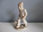 Sculptuur beeld beeldje vintage visser Petri Tegelen, Antiek en Kunst, Antiek | Keramiek en Aardewerk, Ophalen of Verzenden