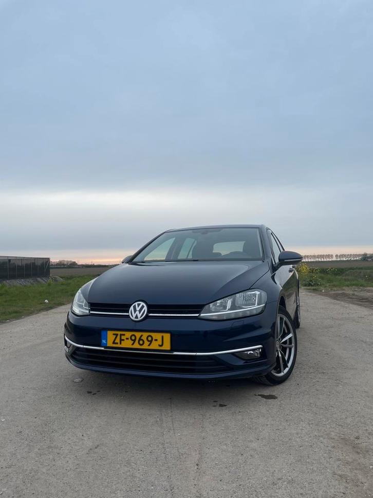 Volkswagen Golf 1.0 TSI 110pk 7-DSG 5D 2018 Blauw, Auto's, Volkswagen, Particulier, Golf, Airbags, Airconditioning, Bluetooth