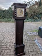 Kleine Engelse staande klok kwartier slag. 145 hoog. €130., Antiek en Kunst, Antiek | Klokken, Ophalen