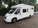 Chausson Flash 16 | Top indeling! | 3 ruime bedden | garage, Caravans en Kamperen, Campers, 6 tot 7 meter, Half-integraal, Tot en met 6