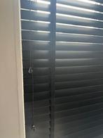 Houten jaloezieën, Ophalen, Zo goed als nieuw