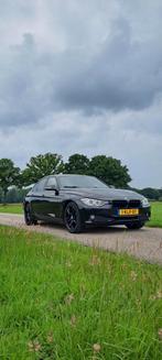 BMW 3-Serie 1.6 320I 125KW EDE 2013 Zwart, Auto's, Achterwielaandrijving, 74 €/maand, 4 cilinders, Zwart