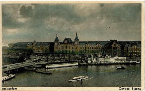 Ansichtkaart station Amsterdam Centraal, Verzamelen, Ansichtkaarten | Nederland, Ongelopen, Noord-Holland, 1940 tot 1960, Ophalen of Verzenden