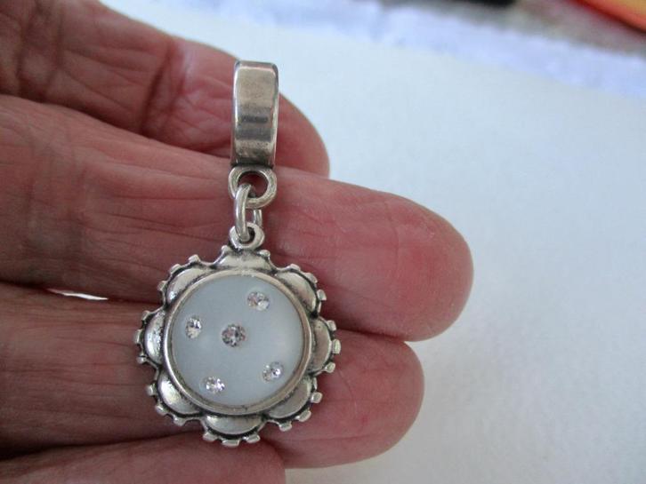 Zilverkleur mooi hangertje apart model met groot hangoog, Sieraden, Tassen en Uiterlijk, Kettinghangers, Zo goed als nieuw, Overige materialen