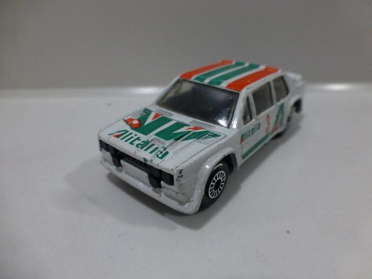 Fiat 131 Abarth rally Alitalia 3# Matchbox namaak, Hobby en Vrije tijd, Modelauto's | Overige schalen, Zo goed als nieuw, Auto