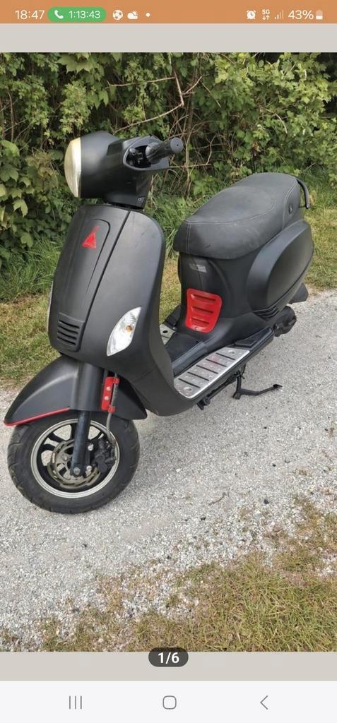 Keurig goed onderhouden 4 tact scooter, Fietsen en Brommers, Scooters | Overige merken, Zo goed als nieuw, Maximaal 25 km/u, Benzine
