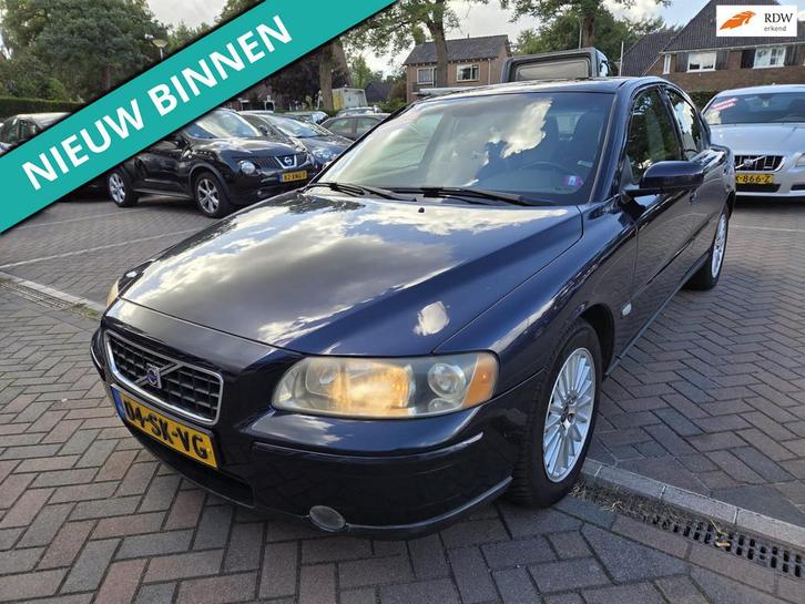 Volvo S60 2.4 Edition II NETTE AUTO RIJDT EN SCHAKELT GOED, Auto's, Volvo, Bedrijf, Te koop, S60, ABS, Airbags, Airconditioning