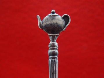 Lepeltje: theepot  beschikbaar voor biedingen