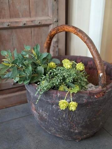 Prachtige kunststof bloemen  beschikbaar voor biedingen
