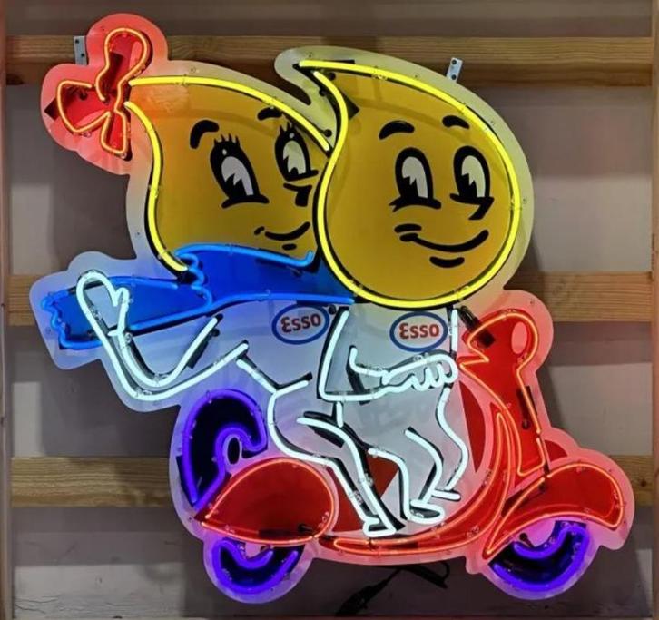 Esso piet druppel scooter tropf neon licht reclame showroom, Verzamelen, Merken en Reclamevoorwerpen, Nieuw, Lichtbak of (neon) lamp