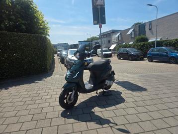 Piaggio Zip 45 4TAKT 1E EIG JAGUAR RS-1 FULL OPTION GARANTIE beschikbaar voor biedingen