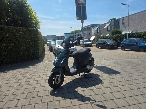 Piaggio Zip 45 4TAKT 1E EIG JAGUAR RS-1 FULL OPTION GARANTIE, Fietsen en Brommers, Scooters | Piaggio, Zo goed als nieuw, Zip