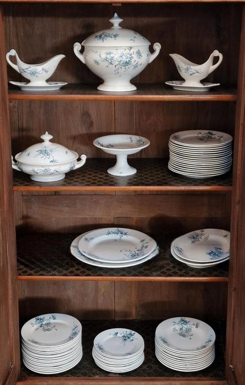 Servies of onderdelen  Petrus Regout decor Daisy uit 1899, Antiek en Kunst, Antiek | Servies los, Ophalen of Verzenden