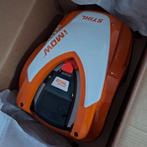 STIHL RMI 422 TOT 800M2, Tuin en Terras, Robotmaaiers, Ophalen, Stihl, Zo goed als nieuw, Met regensensor