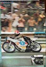 Poster Giacomo Agostini op Yamaha TZ350, Verzamelen, Verzenden, Zo goed als nieuw, Motoren