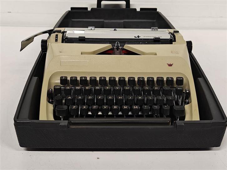 A6876 Scheidegger Adler International 2000, Diversen, Typemachines, Gebruikt, Ophalen of Verzenden