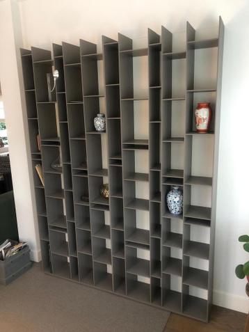 MDF Italia Random Kast - Medium Grey - afbeelding 1