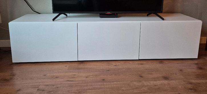 Ikea Besta tv meubel wit, Huis en Inrichting, Kasten | Televisiemeubels, Gebruikt, Minder dan 100 cm, 150 tot 200 cm, 25 tot 50 cm