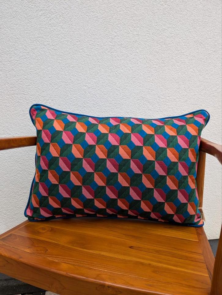 Sierkussen Fuchsia, Huis en Inrichting, Woonaccessoires | Kussens, Nieuw, Vierkant, Ophalen of Verzenden