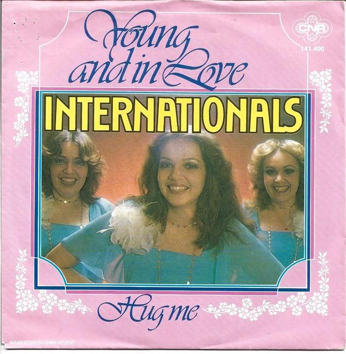 Internationals - Young and in Love uit 1977, Cd's en Dvd's, Vinyl Singles, Gebruikt, Single, Pop, 7 inch, Verzenden