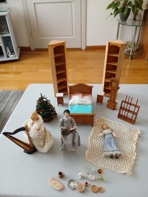 Poppenhuis slaapkamer kerstboom klok hoekkast pop, Verzamelen, Poppenhuizen en Toebehoren, Gebruikt, Poppenhuis, Ophalen of Verzenden