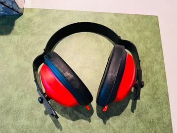 Rode Gehoorbescherming beschikbaar voor biedingen